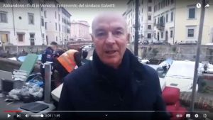 Abbandono rifiuti in Venezia, l'intervento del sindaco Salvetti