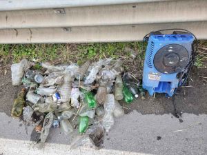 Pulizie festive, Mr. Green Scende in Campo: in tre Giorni raccoglie, 9 Chili di Plastica e 53 Chili di oggetti abbandonati