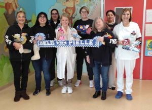 Pediatria Livorno, le Rebels Girls consegnano le calze della Befana