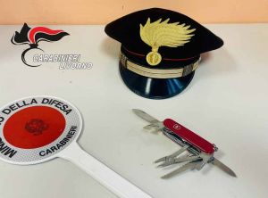 Ferisce alla mano con un coltellata un addetto alla sicurezza di un locale, denunciato