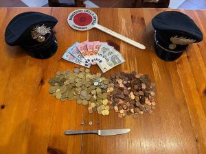 Ruba le offerte della chiesa a capodanno, denunciato un 38enne