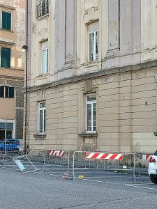 Parcheggi transennati al Vespucci, per quanto tempo ancora?