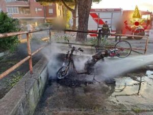 A fuoco scooter in via Gobetti