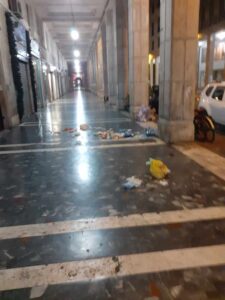 "Via Grande, pattumiera a cielo aperto", Ghiozzi (Lega): "Il sistema dei rifiuti va cambiato"