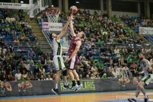 Canestro alla sirena, più uno: la Libertas fa sua gara 3