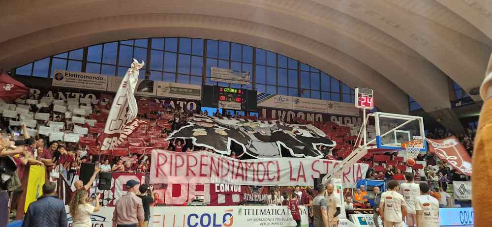 Playoff Libertas Faenza, prepartita e ingresso della Akern