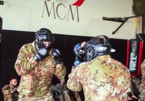 Combattimento militare, corso istruttori presso il Centro Addestramento Folgore