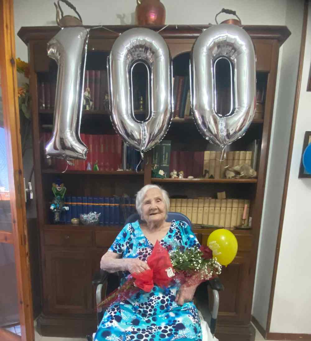 Nonna Flora Mazzoli nuova centenaria livornese