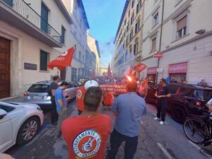 Lavoratori in appalto Eni protestano sotto Confindustria