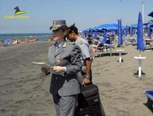 Mancata emissione di scontrini, titolare di stabilimento balneare sana versando 180mila euro