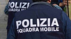 Corso Mazzini: segnalato da un cittadino, denunciato per spaccio un tunisino