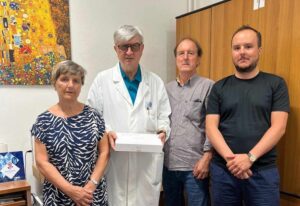 Diabetologia Livorno, un tablet in ricordo dell’infermiere Vladimiro Raddi donato dalla famiglia