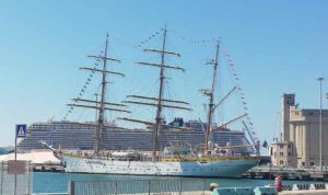 In porto il veliero Mircea della Forțele Navale Române