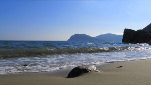 Ordigno bellico all'Elba interdetta spiaggia di Fonza