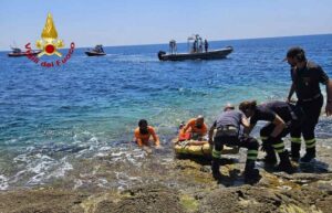 Romito malore in mare, intervengono i vigili del fuoco