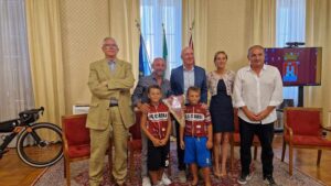 Salvetti riceve Paolo Bettini, campione olimpico di ciclismo ai Giochi di Atene 2004