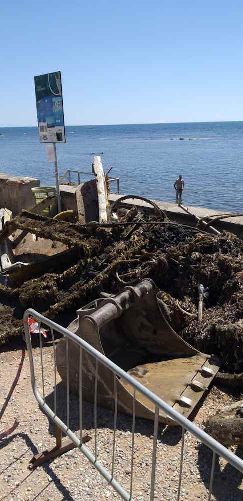 Ormeggi abusivi rimossi con ruspe e sub, amministrazione Salvetti dice basta