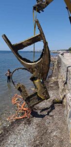 Ormeggi abusivi rimossi con ruspe e sub, amministrazione Salvetti dice basta