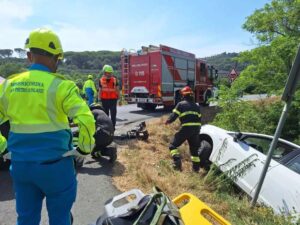 Rosignano: auto finisce nel fosso, coniugi in ospedale