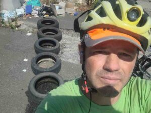 7 viaggi all'isola ecologica per Mister Green, tolti ingombranti da via di Popogna