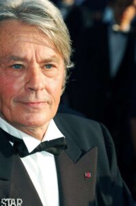Addio ad Alain Delon, il leggendario attore francese si spegne a 89 anni