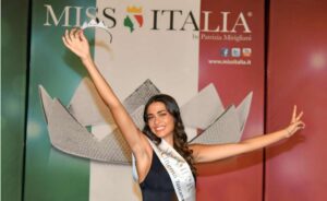 Soele Coltelli è miss cinema Toscana, la 20enne di Vicarello si aggiudica il titolo a Marina di Bibbona