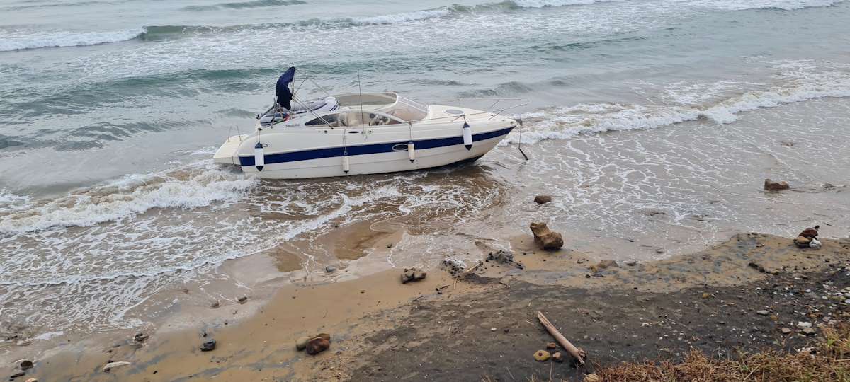 Tempesta di Ferragosto a Piombino Downburst scatena il caos nel golfo, barche arenate e disagi tra i diportisti