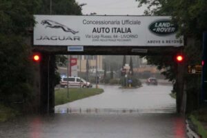 Forti piogge, strade chiuse e riaperte, l'aggiornamento delle ore 18:30