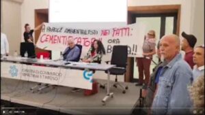 "A parole ambientalisti, nei fatti cementificatori", Orti Urbani protestano in Camera di Commercio