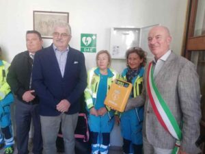 Inaugurati tre defibrillatori donati al Comune dalla Misericordia