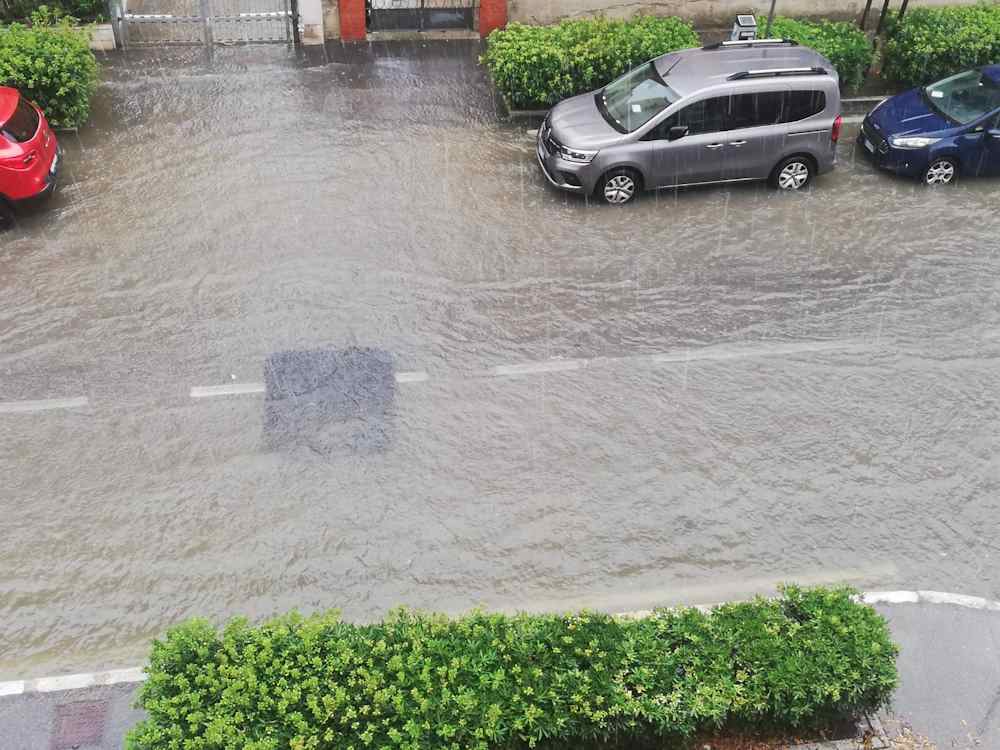 Maltempo fiume Viale della Libertà e lago piazza Aldo Moro (Video)