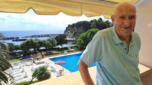 102 candeline per nonno Armando Capitanio, grande tifoso del Livorno