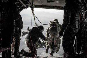 Brigata "Folgore": 183° paracadutisti "Nembo" in addestramento. Un mese di intensa attività addestrativa per consolidare capacità e testare la prontezza