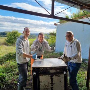 Giornata ecologica a Collesalvetti MrGreen guida la pulizia del campo sportivo di Parrana San Martino