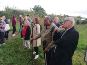 Manifestanti "No Cubone" bloccano la ruspa, tra i presenti ad ascoltare due ex candidati a sindaco di Livorno (Video)