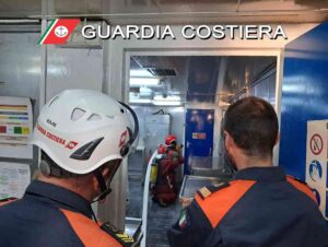 Irregolarità persistenti e nuove carenze fermata la nave Amilcar a Livorno