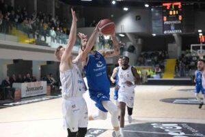 La Pielle lotta ma perde a Caserta