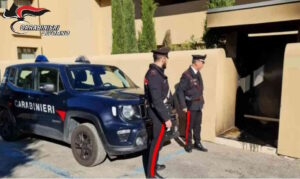 Molotov lanciata contro la villa di un russo a Castiglioncello, denunciato un secondo ucraino