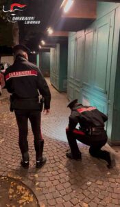 Carabinieri in azione contro lo spaccio di droga, due spacciatori sorpresi in Piazza Garibaldi