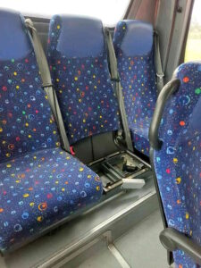 Vandalizzati sedili di un pullman AT (Livorno-Rosignano), l'azienda sporge denuncia