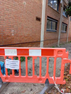 Scuola di Carta: "Le vacanze sono finite ma le scuole crollano ancora". Lo stato dei plessi scolastici di Livorno