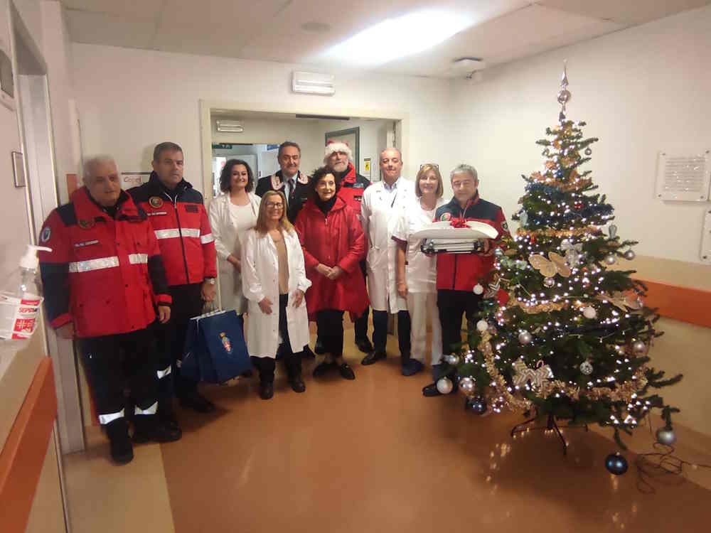 Pediatria, in reparto la visita dell'Associazione Nazionale Carabinieri e dei volontari di Il sipario di Matteo