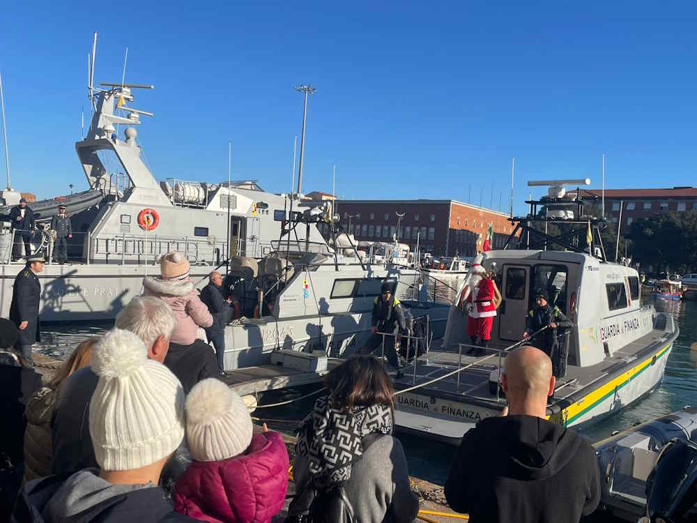 Roan GdF, Babbo Natale sbarca a Livorno (Foto e Video)