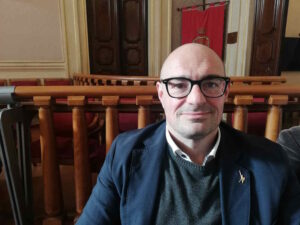 Ghiozzi: grazie alla Lega si inaugura una panchina viola