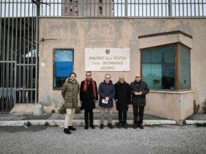 Degrado e invisibilità a Le Sughere, la visita del senatore Verini (PD) 