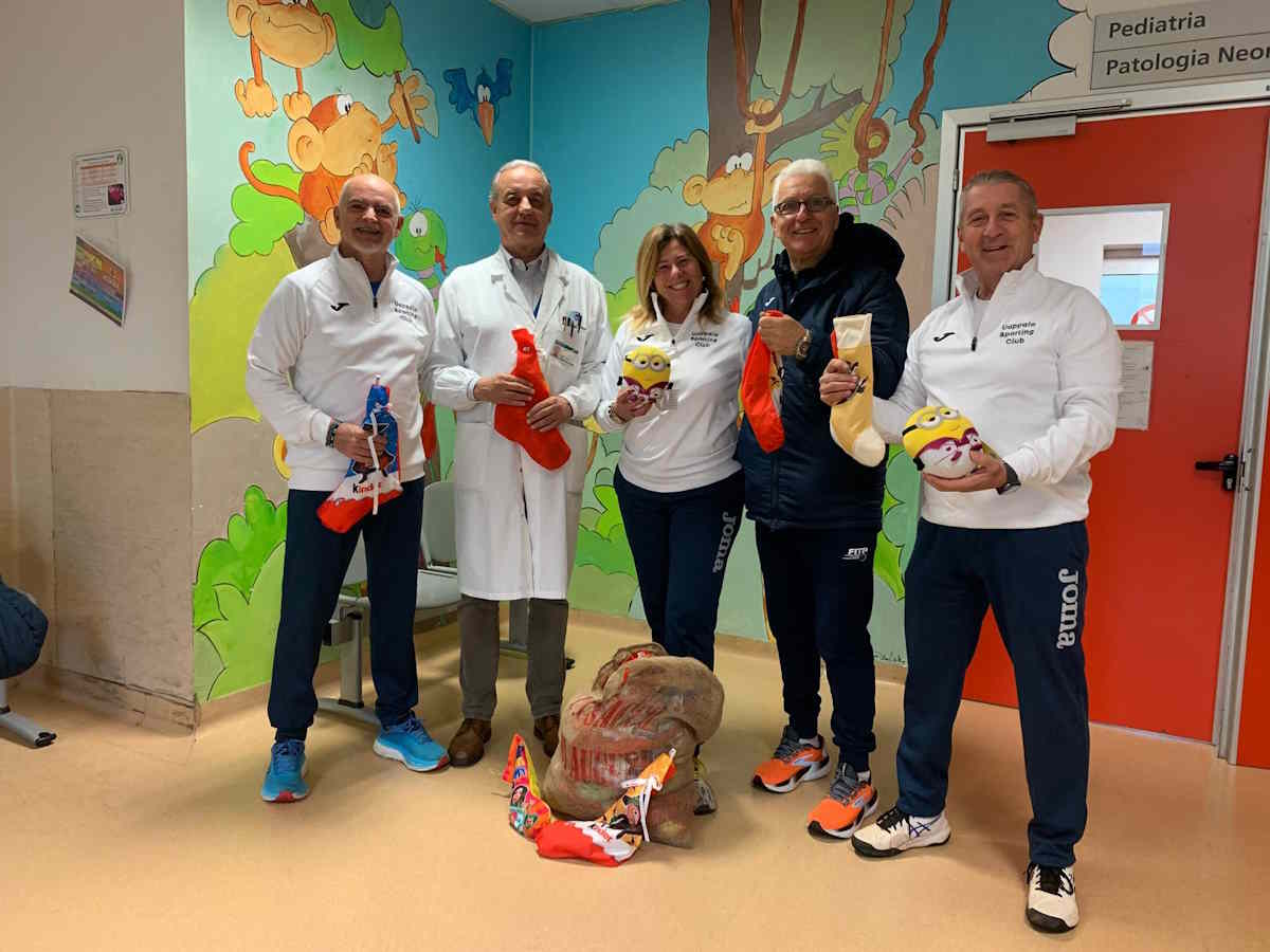 Pediatria Livorno, consegnate le calze dello Uappala Sporting Club Villa Lloyd