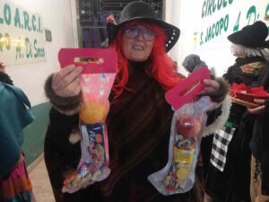 San Jacopo in festa le Befane portano allegria tra musica e tradizione (Foto e video)