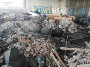 Livorno, "bellezze nascoste": "sotto il cavalcavia c'è una casa da ricostruire"