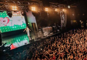 The Cage chiuso a San Valentino, sarà al festival di San Remo per seguire la trasferta di Teenage Dream 