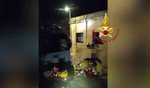 Isola d'Elba, salvataggi in extremis all'interno delle abitazioni